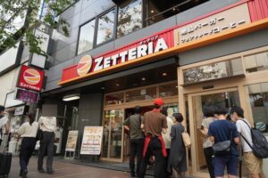 ゼッテリア1号店がオープン！初日から超行列･･･