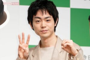 菅田将暉が着る“サッカーユニフォーム”が爆売れで、