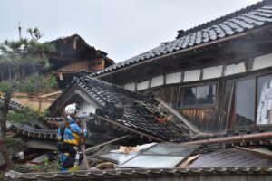 全域で水道管損傷で雪を食べて、