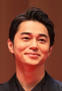 東出昌大、山奥で“ハーレム同居”はしていなかったと、
