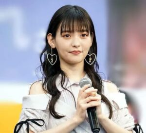“毛深さ満点”…上坂すみれ、胸元チラリの、