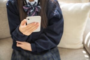 14歳女子中学生に現金1万4000円渡してホテルで、
