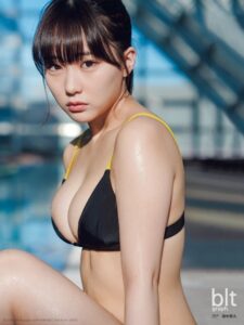 グラビア界を席巻の田中美久、バンドゥビキニで悩殺ポーズが、