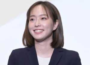 キャスター就任登場で「女優さん級美しさ」が、