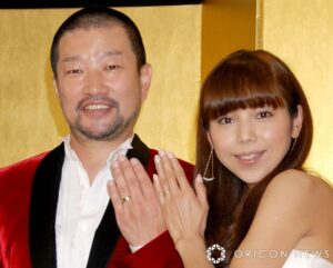 沖縄への“プチ移住”を報告！17歳年下美人妻が、