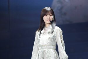 山下美月、卒業コンサートで涙「月に帰ります、