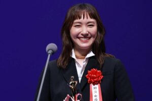 「正欲」で新垣結衣〝人生初〟の助演女優賞受賞で、