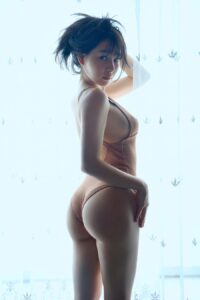 初公開！ジムで鍛えた“美尻”大胆披露「写真集」を、