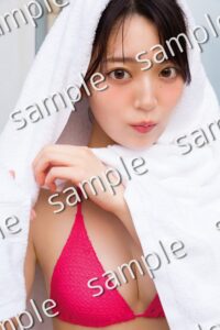 初ソロ写真集！乃木坂46阪口珠美が水着姿で、