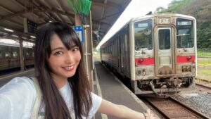 〝乗り鉄〟鉄道アイドルの伊藤桃が「一筆書きの旅」に挑戦で、